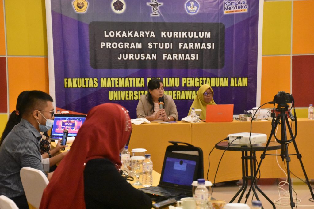 Lokakarya Kurikulum Program Studi Farmasi FMIPA Uncen
