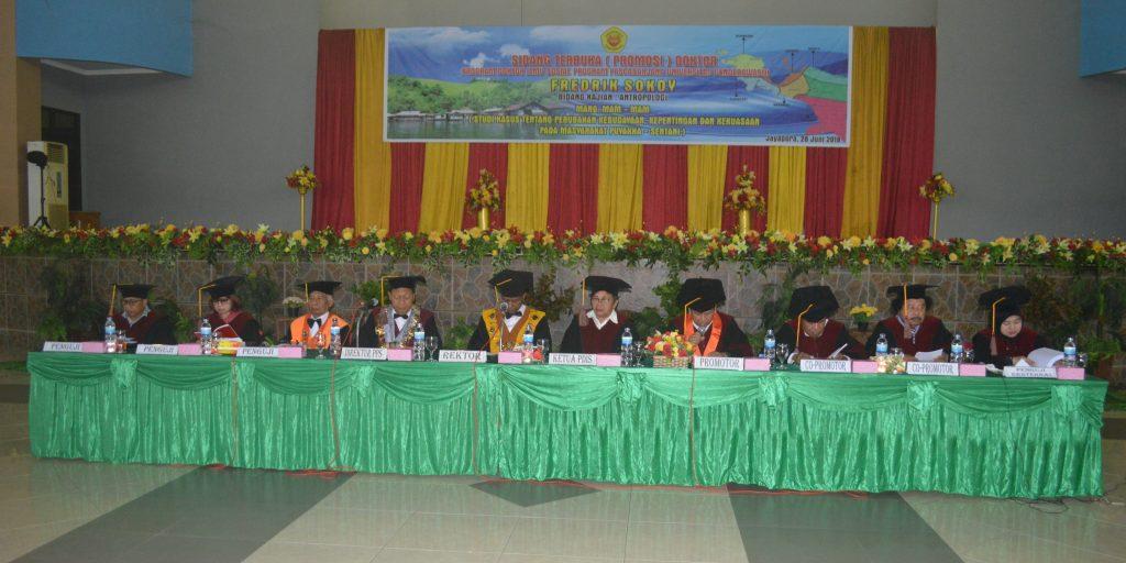 Pembantu Rektor IV Universitas Cenderawasih Meraih Gelar Doktor