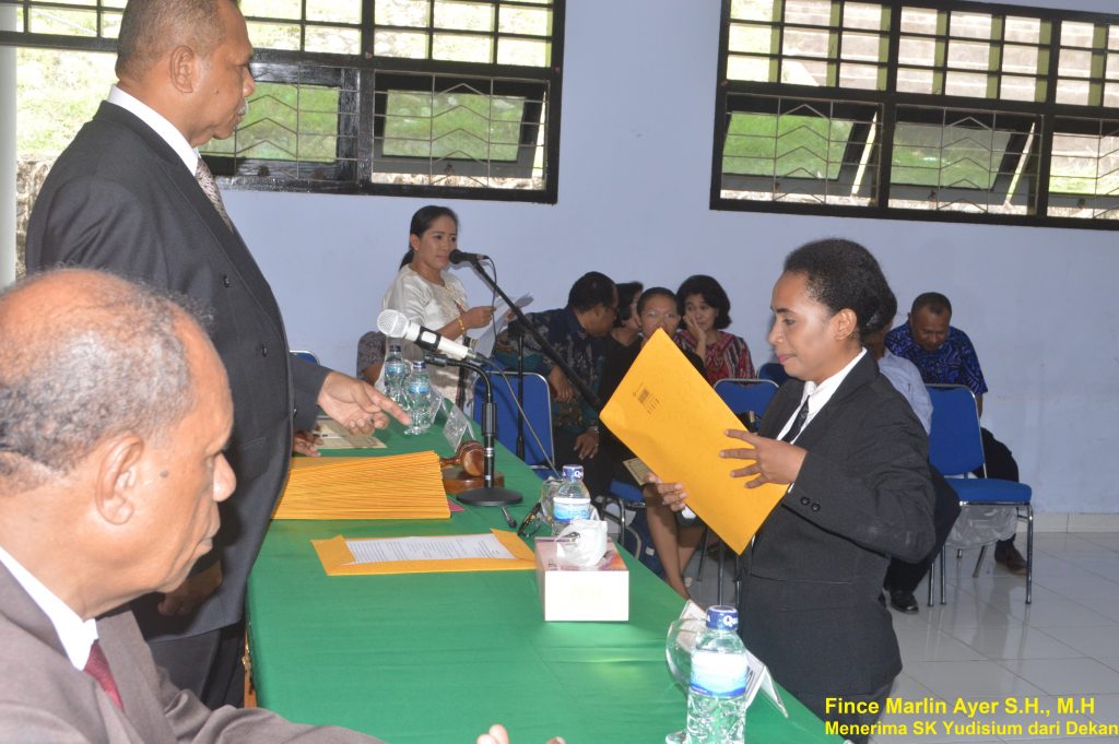 Mahasiswa Asal Biak Lulus Dengan Predikat Cum Laude