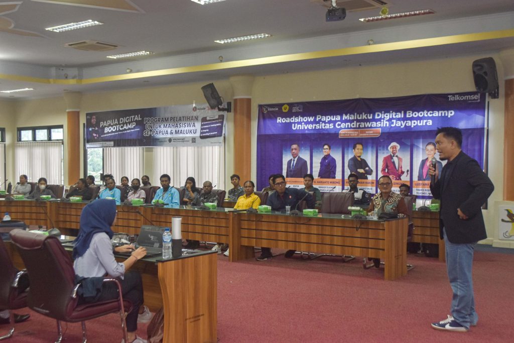 Roadshow Telkomsel Di Uncen : Papua Digital Bootcamp