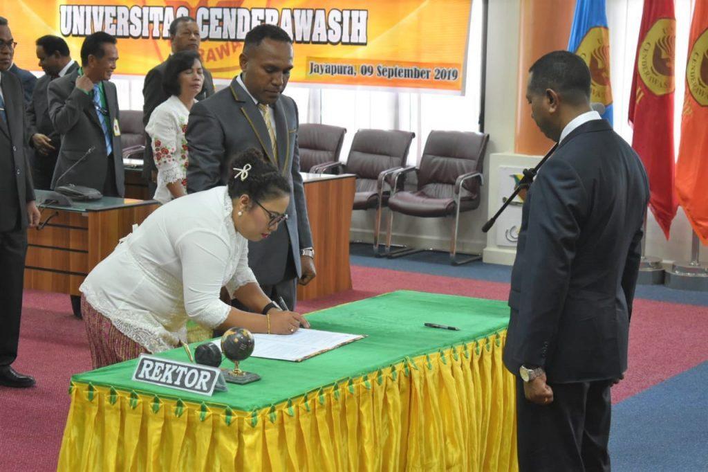 Pelantikan Pejabat Pimpinan Di Lingkungan Universitas Cenderawasih