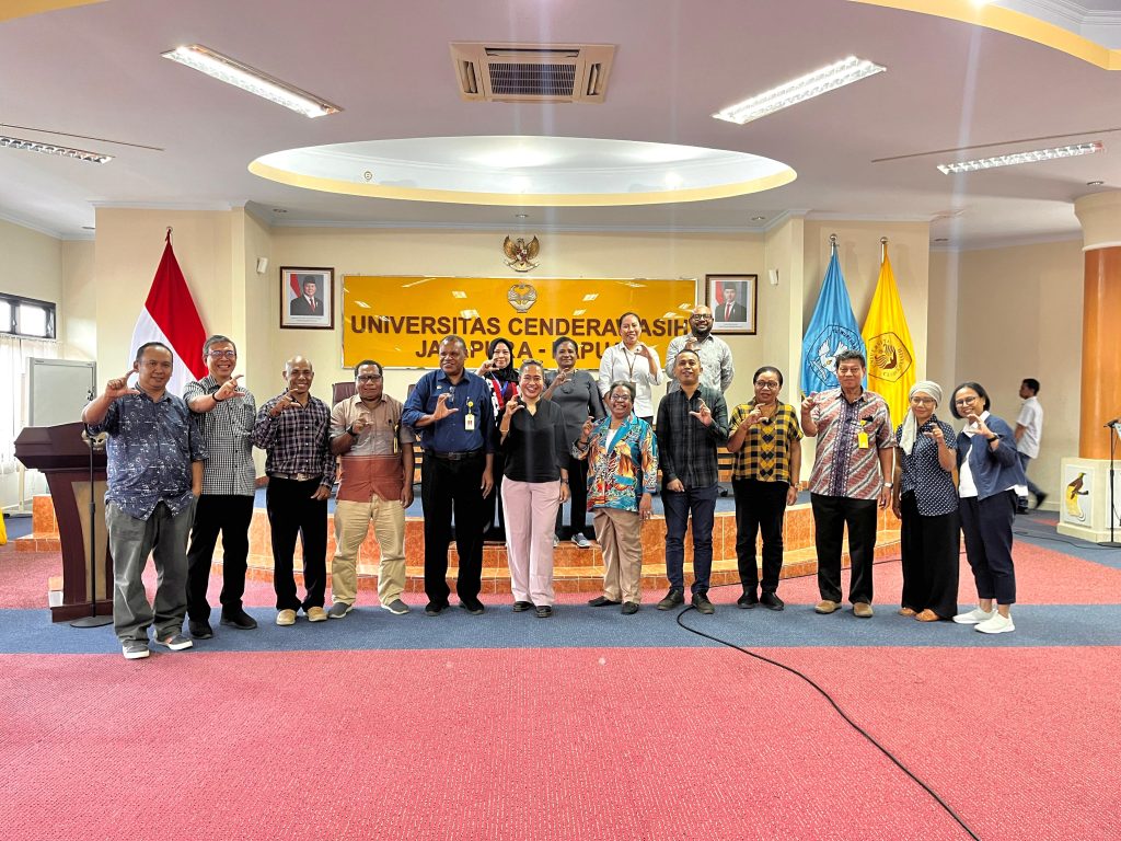 Perkuat Kolaborasi untuk Pendidikan dan Konservasi, WWF Indonesia Wilayah Papua Berkunjung ke Universitas Cenderawasih.