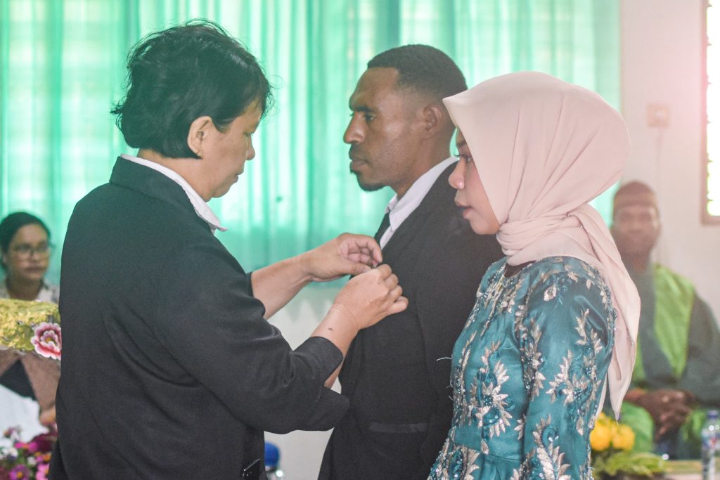 Lulus Uji Kompetensi, 12 Lulusan Profesi Ners Dilantik.