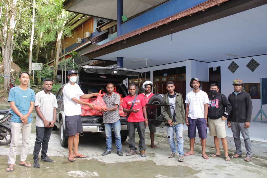 Fakultas Teknik Uncen, Berbagi Sembako Kepada Mahasiswa