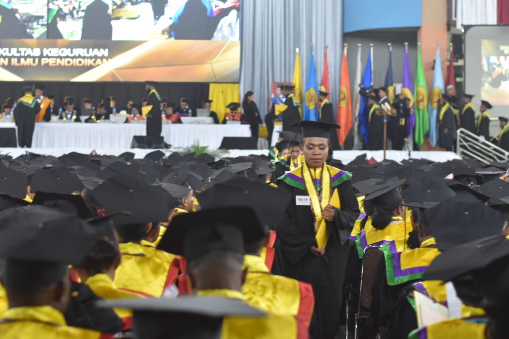 Wisuda Adalah Puncak Dan Jembatan.