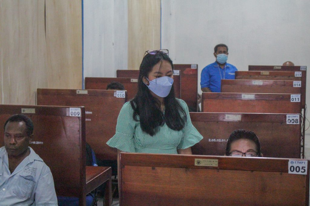 8 Pegawai Universitas Cenderawasih Mengikuti Ujian Penyesuaian Ijasah