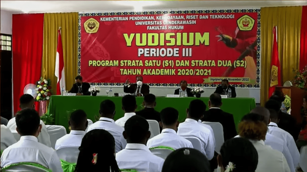 88 Lulusan FH Uncen Ikuti Yudisium Periode III