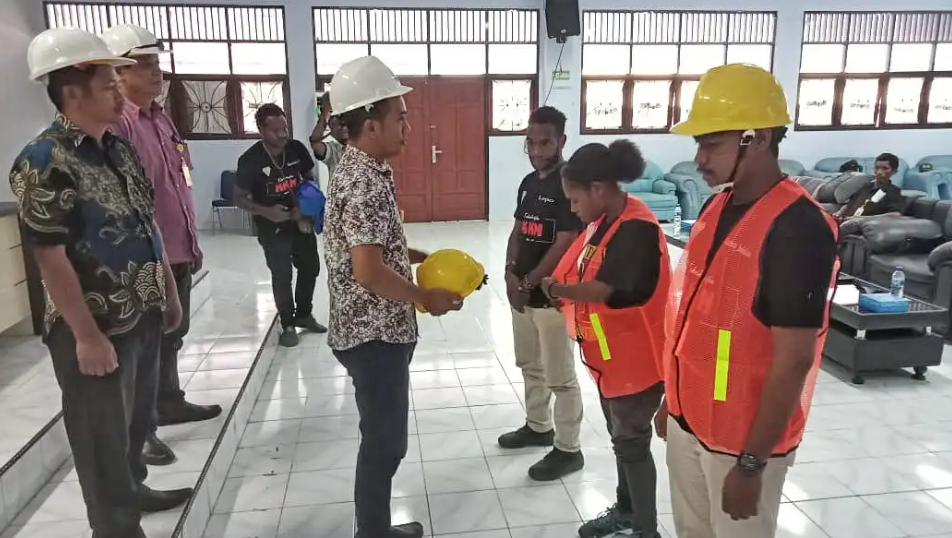 KKN FT Uncen Di Kampung Berab