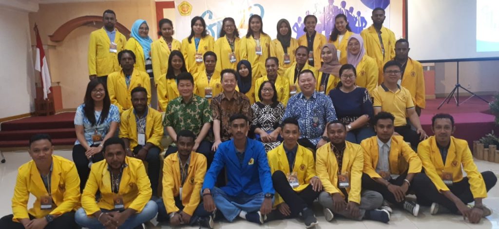 BANTUAN DONASI BEASISWA BAKTI BCA BAGI UNCEN