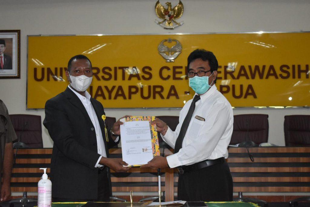 Komitmen Bersama Memberikan Layanan Prima Pendidikan, Uncen Kerjasama Dengan ISBI Tanah Papua