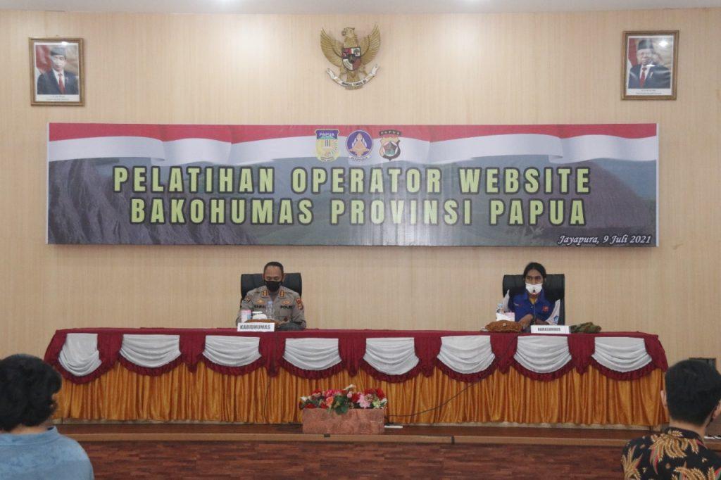 Uncen Ambil Bagian Dalam Pelatihan Operator Website Bakohumas Prov. Papua