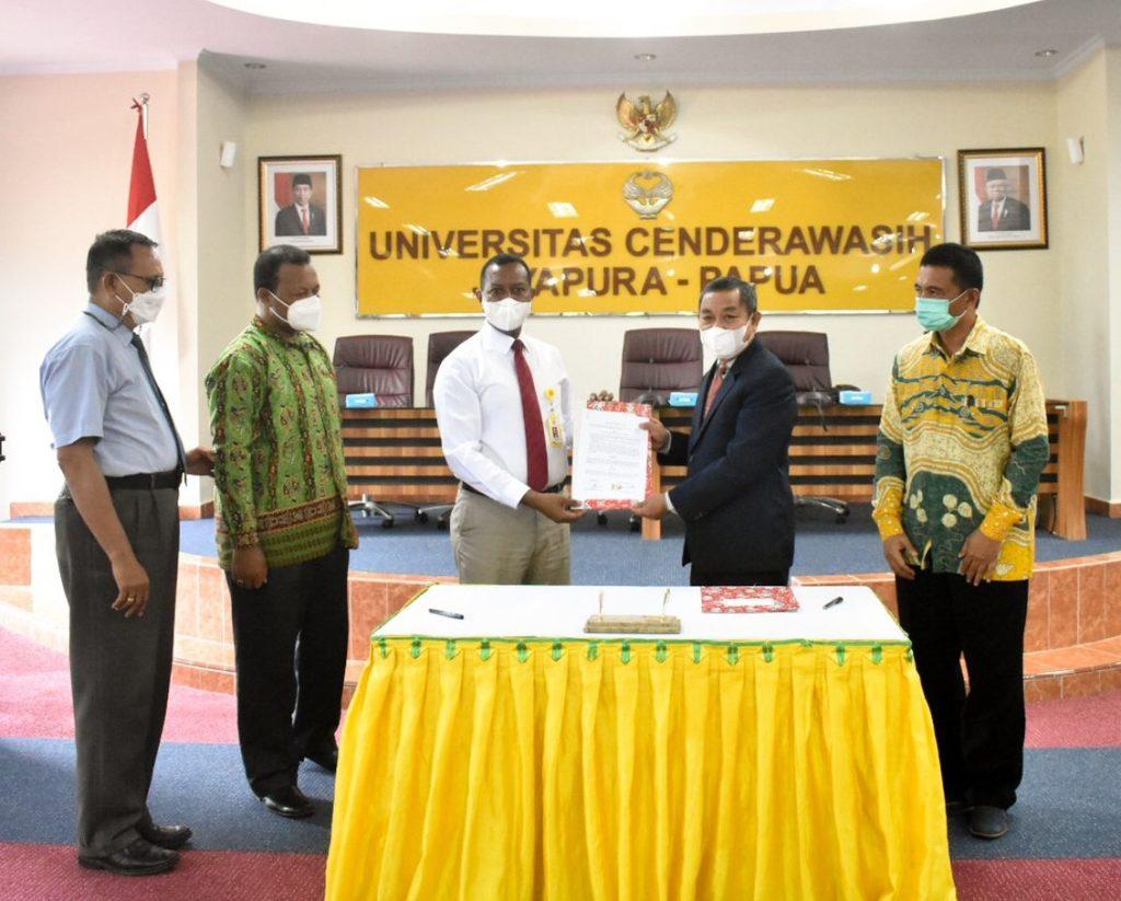 UnKhair Ternate Jalin Kerjasama dengan Uncen