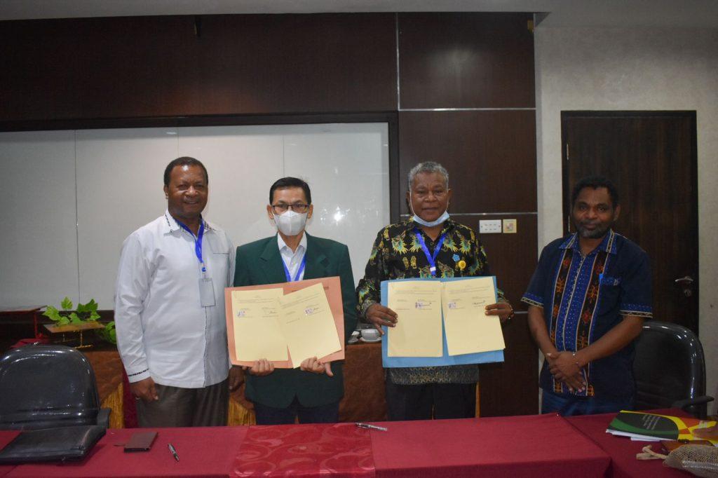 WUJUD PERHATIAN PADA SDM PAPUA, KEMENAG BERIKAN BEASISWA PADA MAHASISWA UNCEN
