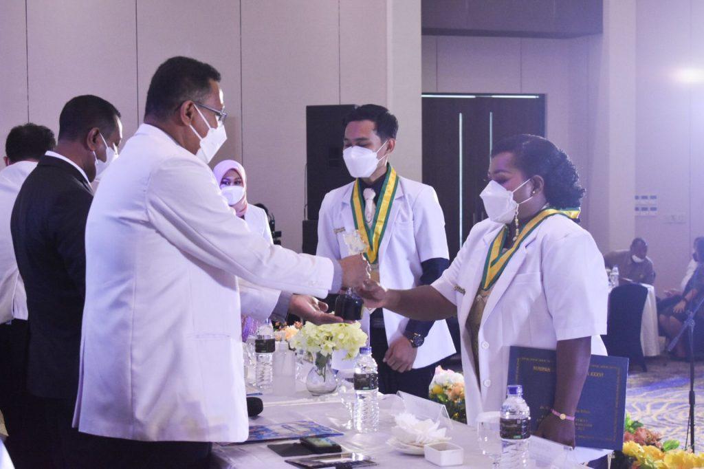 Dokter Umum Lulusan Ke- XXXVI Uncen Dilantik Oleh Rektor