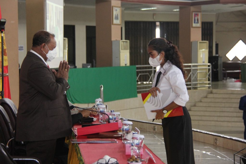 Fakultas Hukum Meyudisium 176 Lulusan.