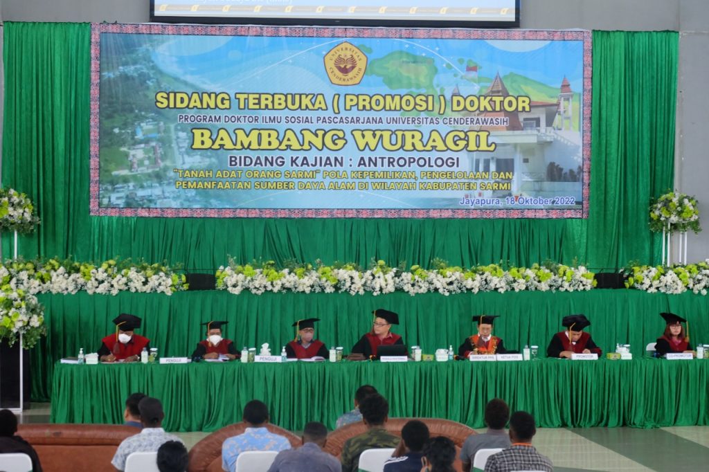 Pengusaha Asal Semarang Raih Gelar Doktor Bidang Antropologi.