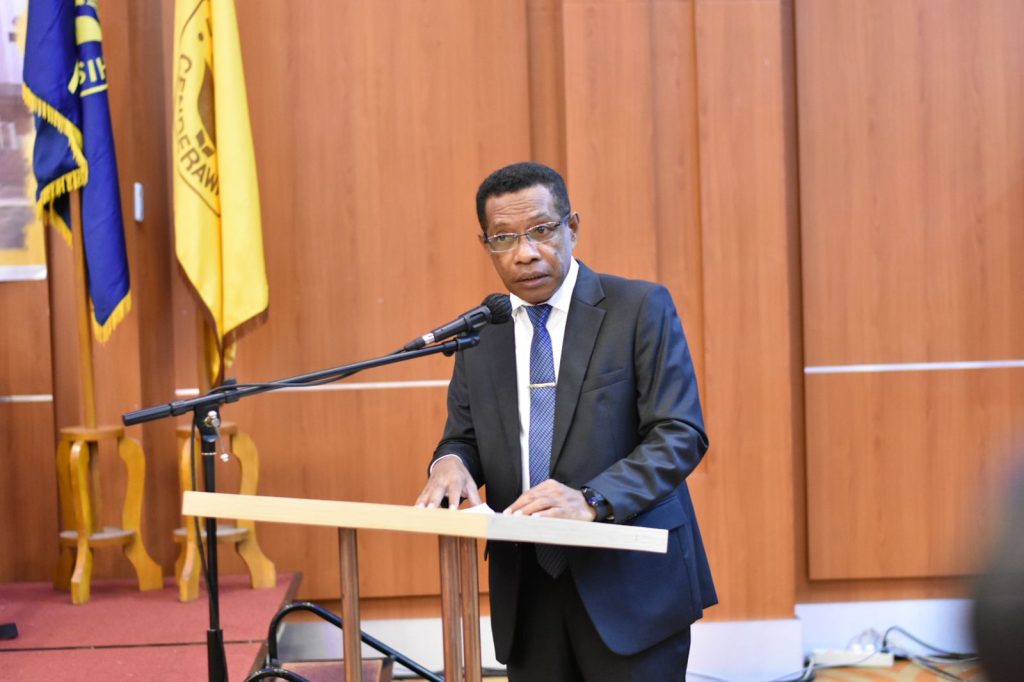 Dr. Oscar Wambrauw Terpilih Sebagai Rektor Uncen.