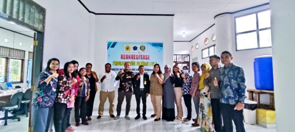 Akreditas Program Studi Farmasi F-MIPA UNCEN