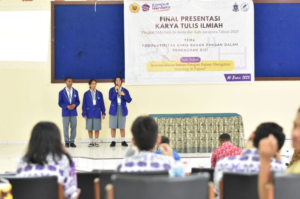 FINAL PRESENTASI KARYA TULIS ILMIAH