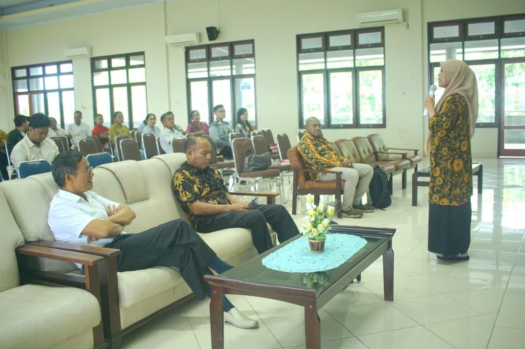 UNCEN GELAR SOSIALISASI INTERNAL PENERAPAN PENGELOLAAN KEUANGAN BADAN LAYANAN UMUM