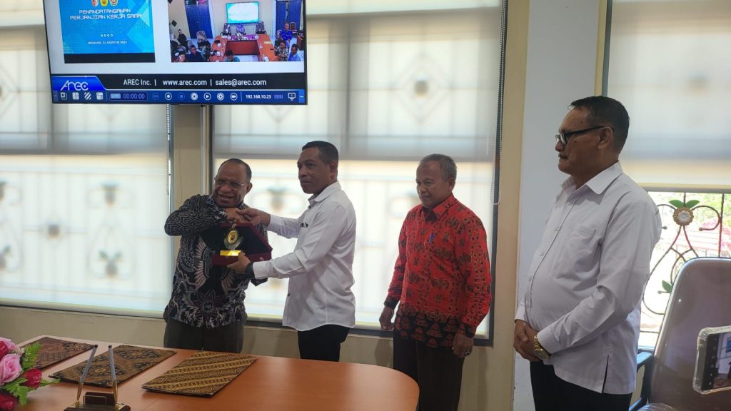 UNCEN, UNMUS DAN PEMKAB MERAUKE SEPAKAT LAKSANAKAN KERJASAMA TRIPARTITE UNTUK PENGEMBANGAN MUTU SDM ASN DI PEMKAB MERAUKE.