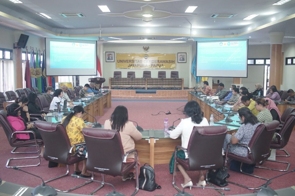 Koordinasi Panitia Dies Natalis Ke-62 Uncen Dengan Rektor.