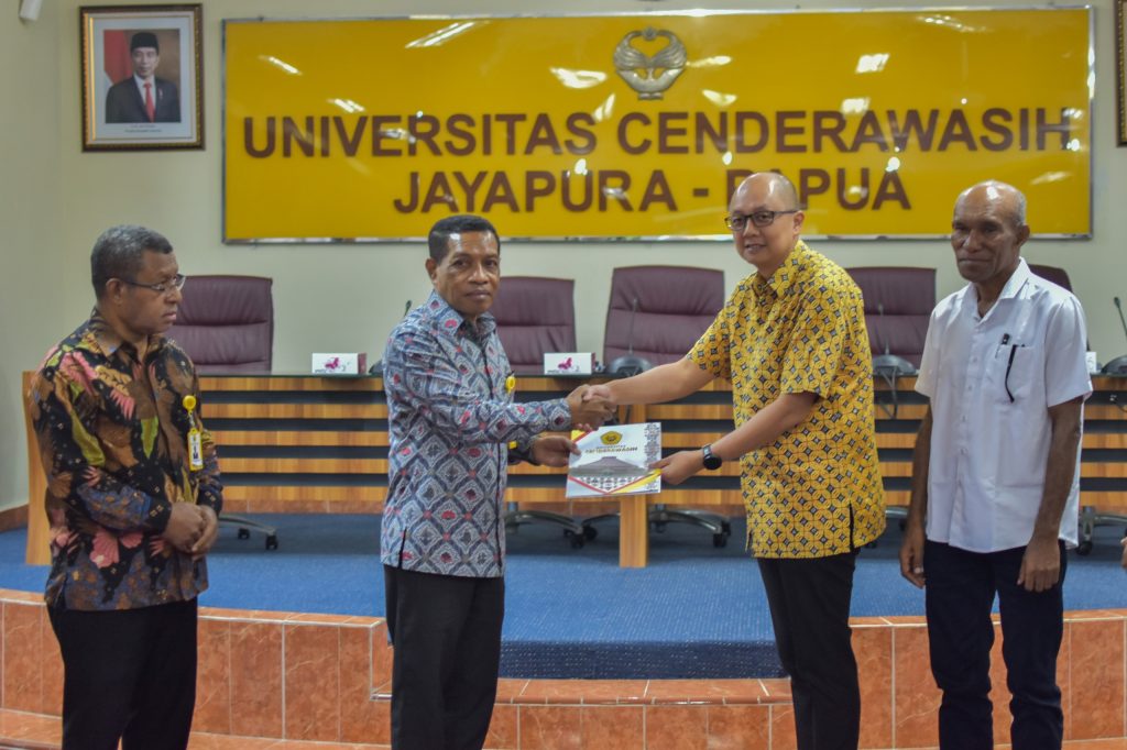 Peduli Habitat Burung Endemik, PT SMART Tbk Kerjasama Dengan Universitas Cenderawasih