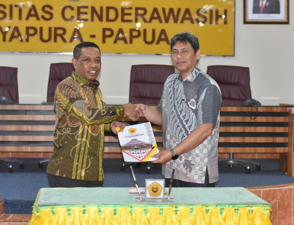 MoU Uncen Dengan Institut Ilmu Sosial dan Ilmu Politik YAPIS Biak Untuk Memajukan Pendidikan Tinggi Di Papua.
