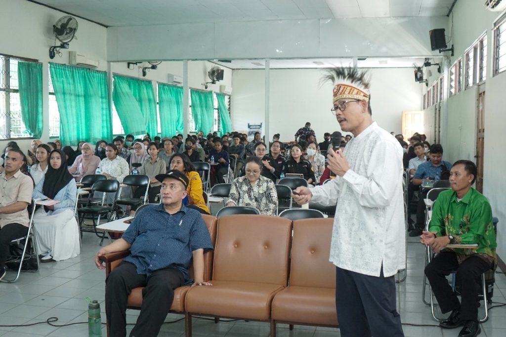 Guru Besar dari UGM Beri Kuliah di Fakultas Kedokteran Uncen.