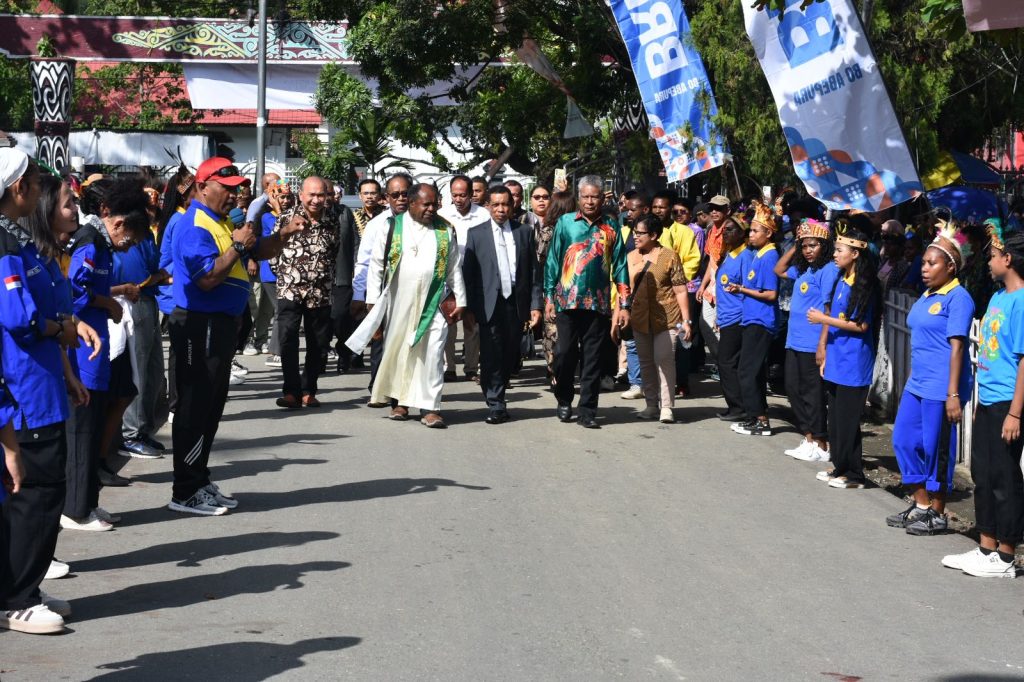 Uncen Rayakan Dies Natalis Ke-62, Pastor Beri Tiga Hadiah.