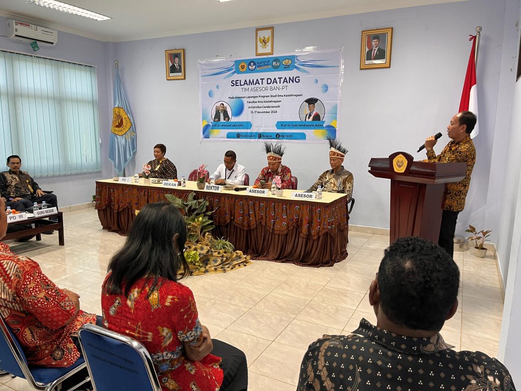 Dua Profesor Lakukan Asesmen Lapangan Prodi Ilmu Keolahragaan.