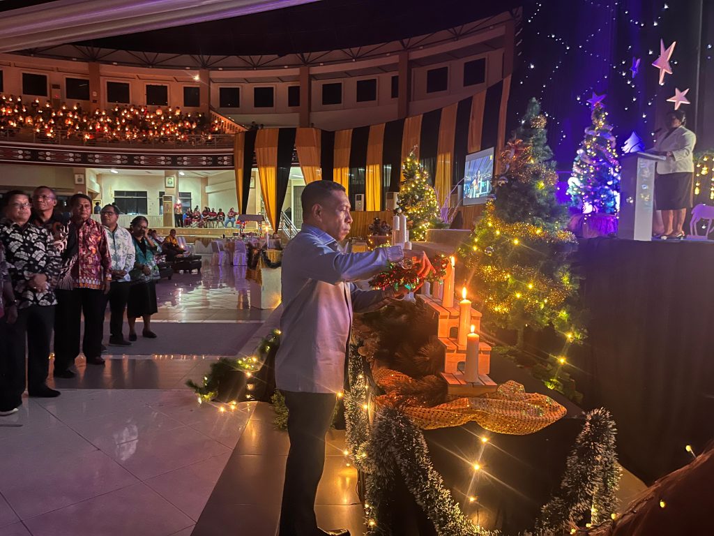 Natal Uncen : “Kasih Kristus Membawa Terang dan Harapan di Lingkungan Uncen untuk Kemajuan Papua”.