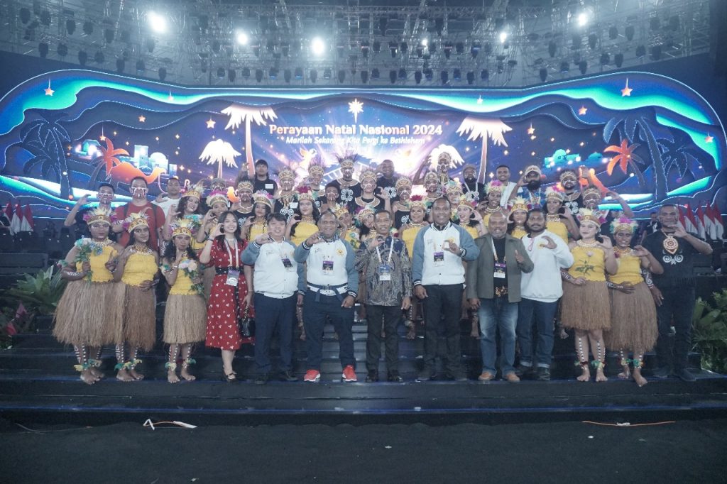 Paduan Suara Universitas Cenderawasih Tampil Memukau Pada Acara Natal Nasional 2024 di Indonesia Arena GBK