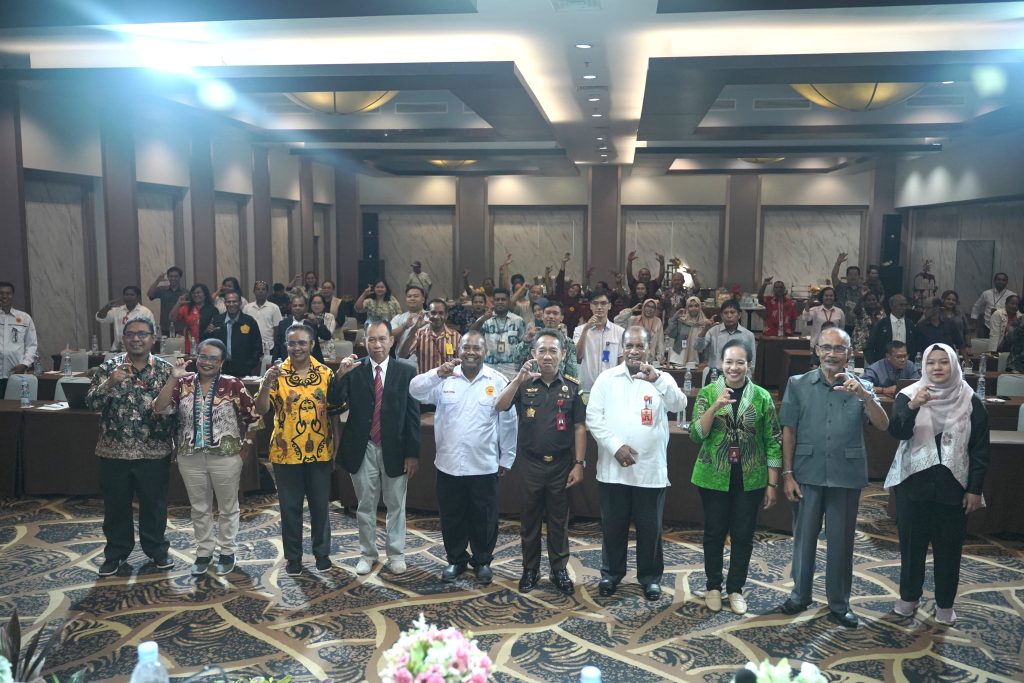 FH Uncen Gelar Rapat Kerja Tahun 2025