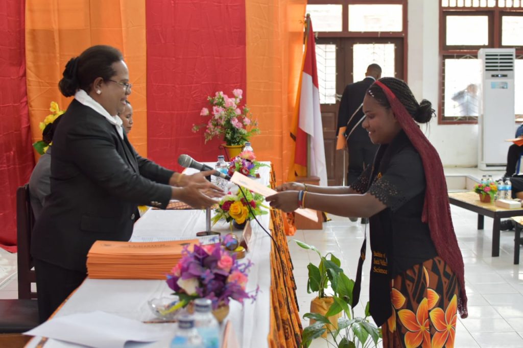 Awal Tahun 2025 , FISIP Uncen Meluluskan 107 Mahasiswa.