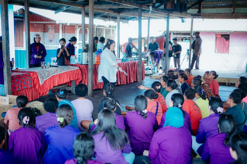 Pengembangan UMKM Berbasis Inovasi Pangan Lokal: FKM UNCEN Dorong Pemberdayaan Masyarakat Kampung Yoboi
