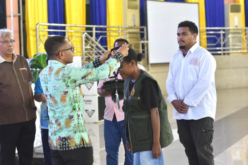 Uncen Resmi Lepas 1.158 Mahasiswa KKN ke Kabupaten Biak Numfor – Wujud Nyata Pengabdian Mahasiswa Berbasis Kearifan Lokal