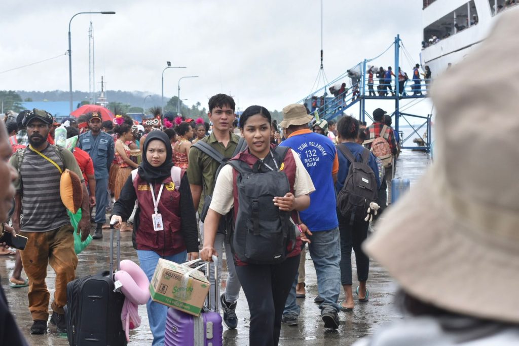 PEMKAB BIAK NUMFOR SAMBUT 1.158 MAHASISWA KKN UNCEN