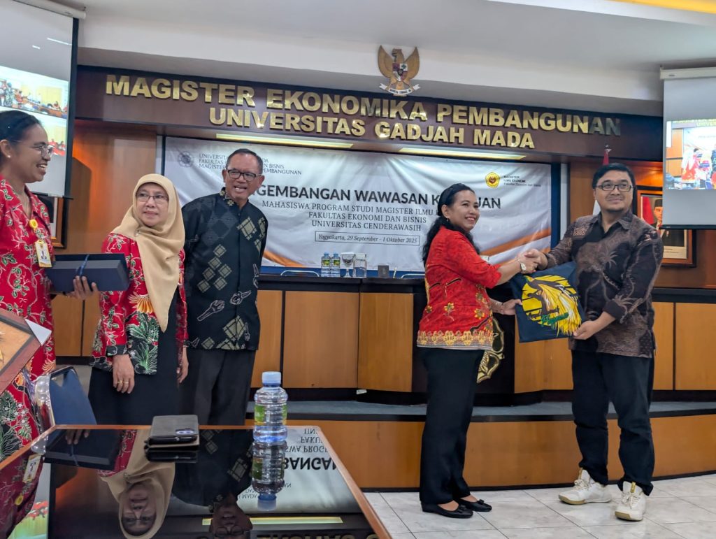 Pelatihan Pengembangan Mahasiswa MIE Uncen: Presentasi Proposal Tesis DiHadapan Dosen UGM.