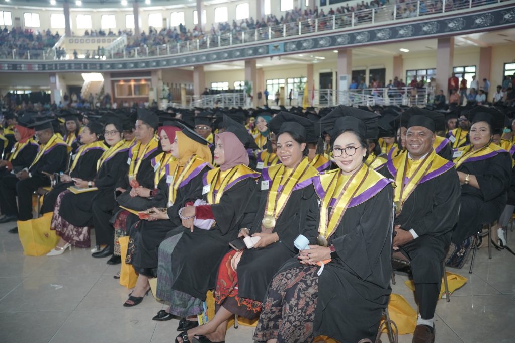 Rektor Uncen Lepas 865 Agen Perubahan