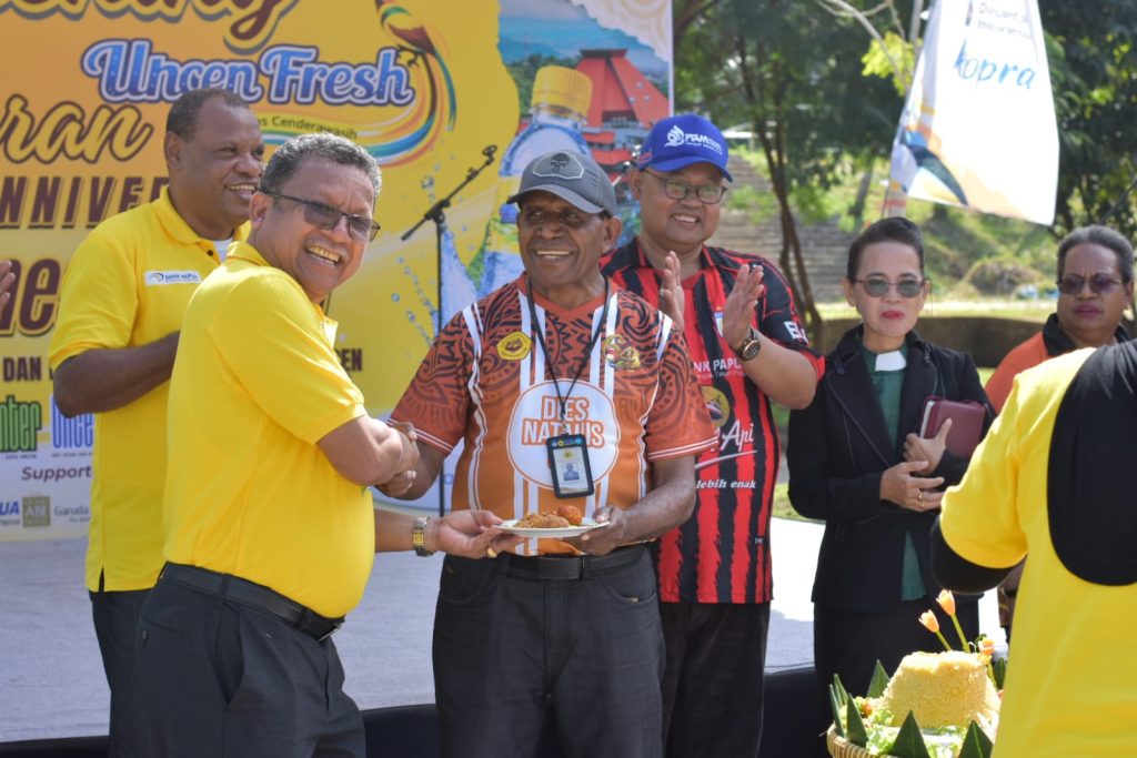 Uncen Resmi Meluncurkan Air Kemasan “Uncen Fresh”