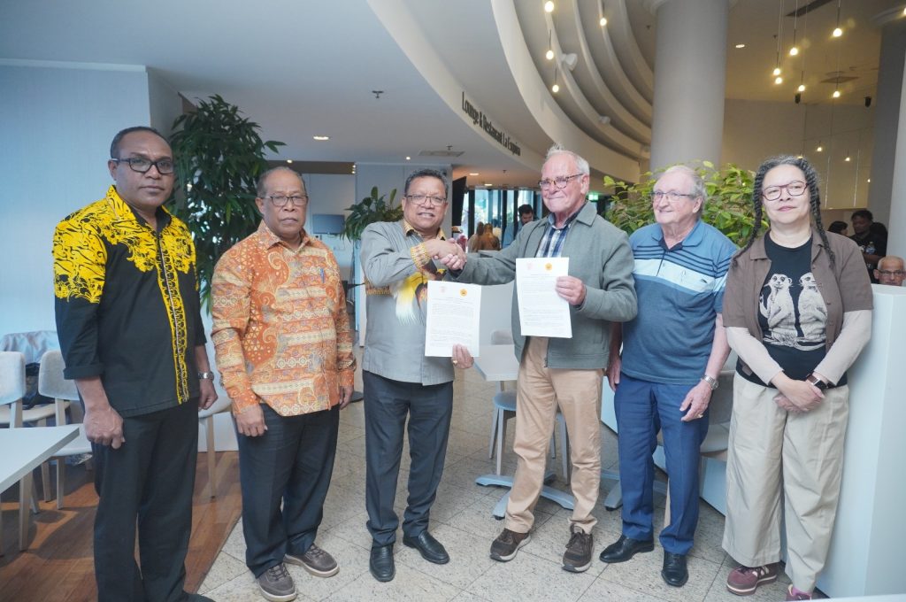 PACE Collection Foundation dan Universitas Cenderawasih Tandatangani MoU Pemulangan Warisan Budaya Papua dari Belanda