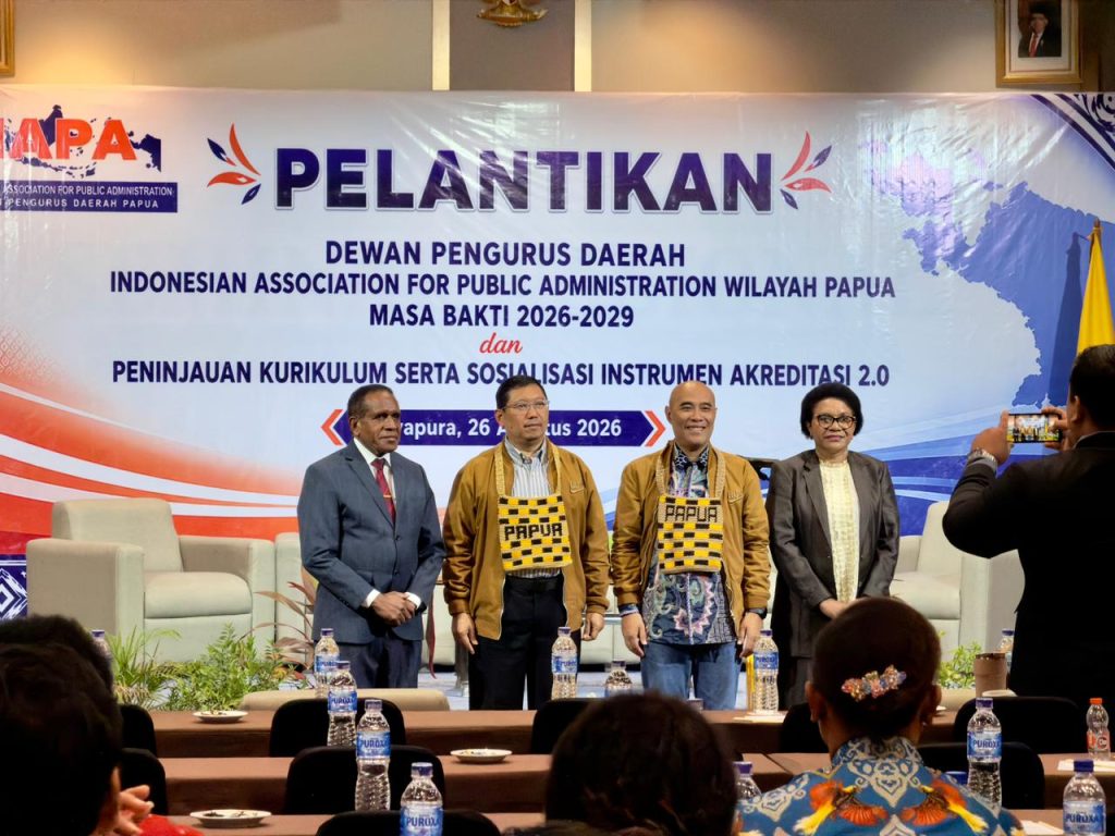 Pimpin IAPA Papua, Wakil Rektor III Uncen Dorong Akselerasi Pelayanan Publik Digital Lewat Seminar Nasional