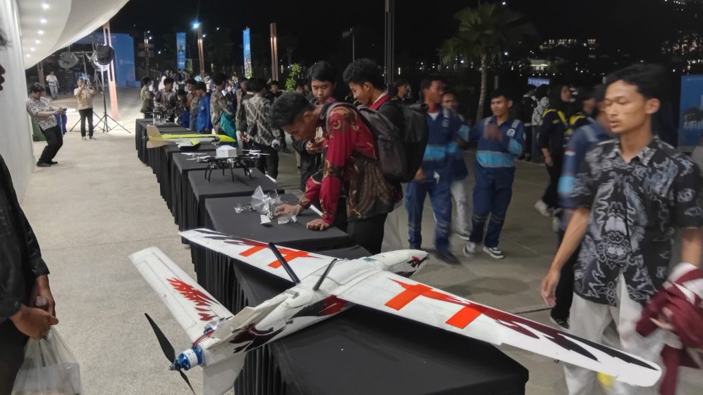 Tim Delta Theta Uncen Masuk 16 Tim Terbaik Nasional pada Kontes Robot Terbang Indonesia 2026