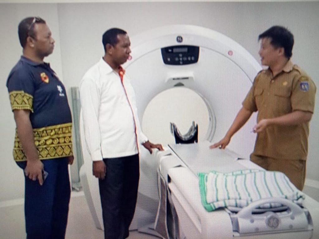 Rektor Uncen memantau fasilitas kesehatan di Rumah Sakit Bintuni